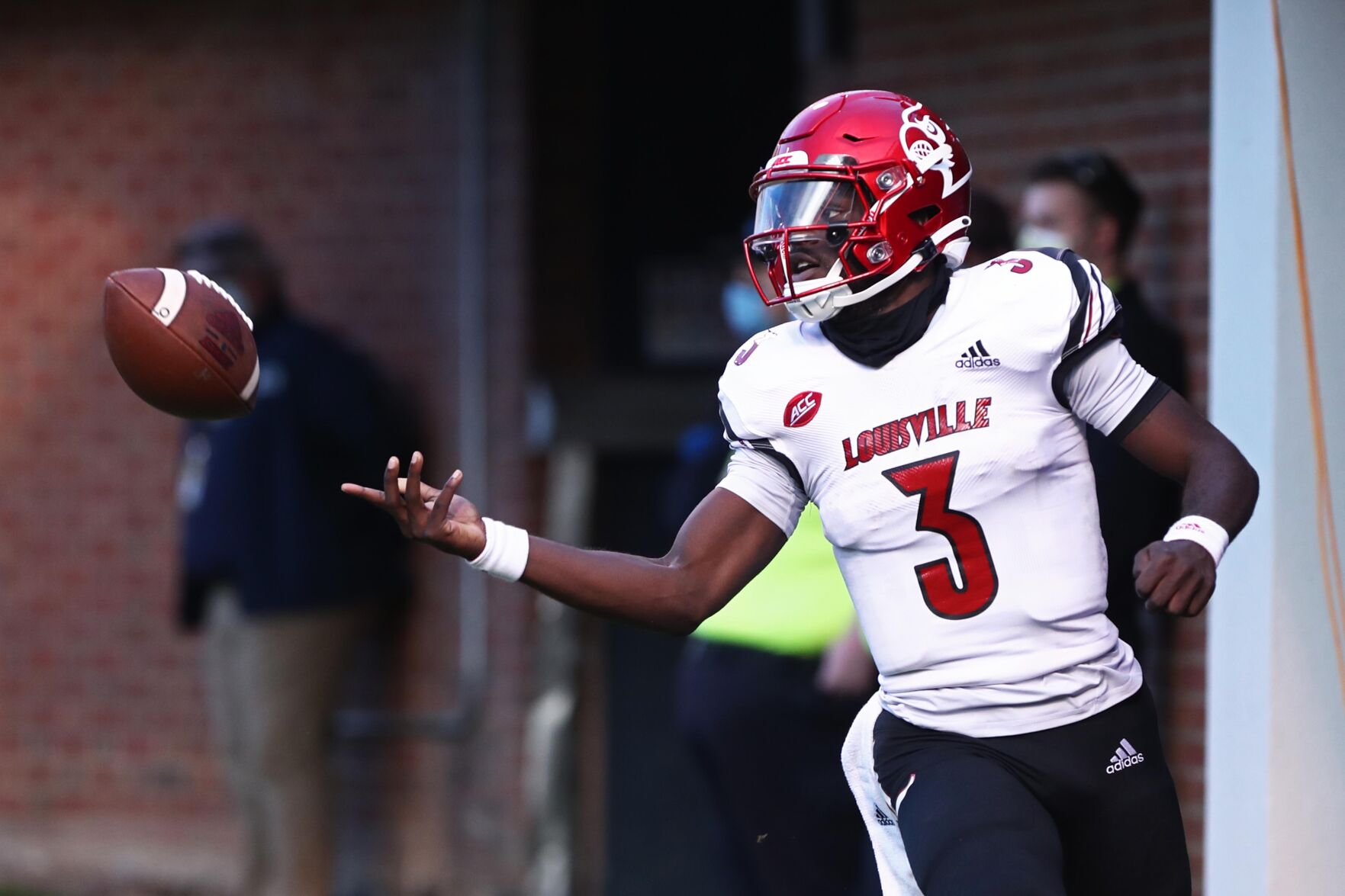 111420-cdp-sports-uvafootball321.JPG